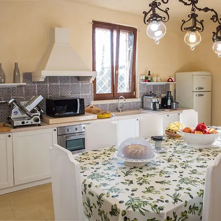Masseria Saietti Bed & Breakfast 4*