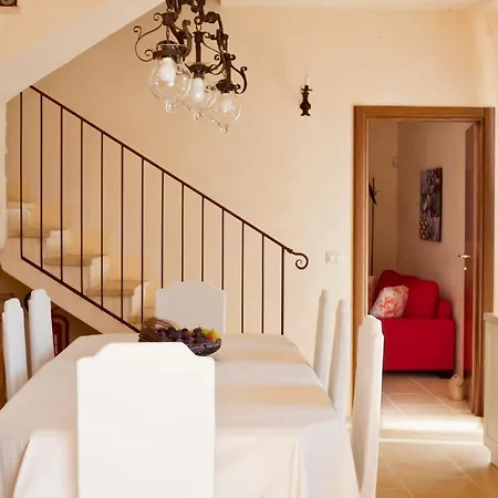 Oda ve Kahvaltı Masseria Saietti 4*