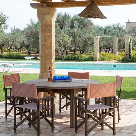 Oda ve Kahvaltı Masseria Saietti 4*