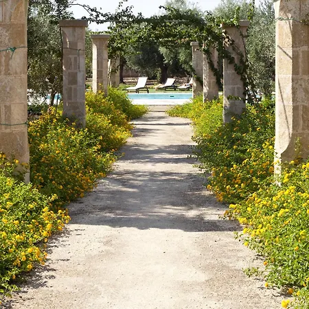 Oda ve Kahvaltı Masseria Saietti 4*